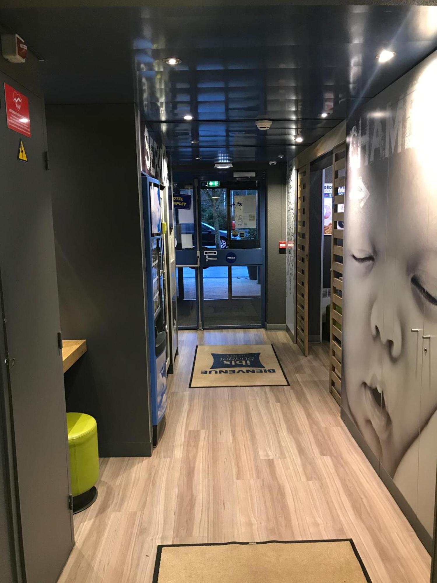 Ibis Budget L'Isle Adam Exteriör bild
