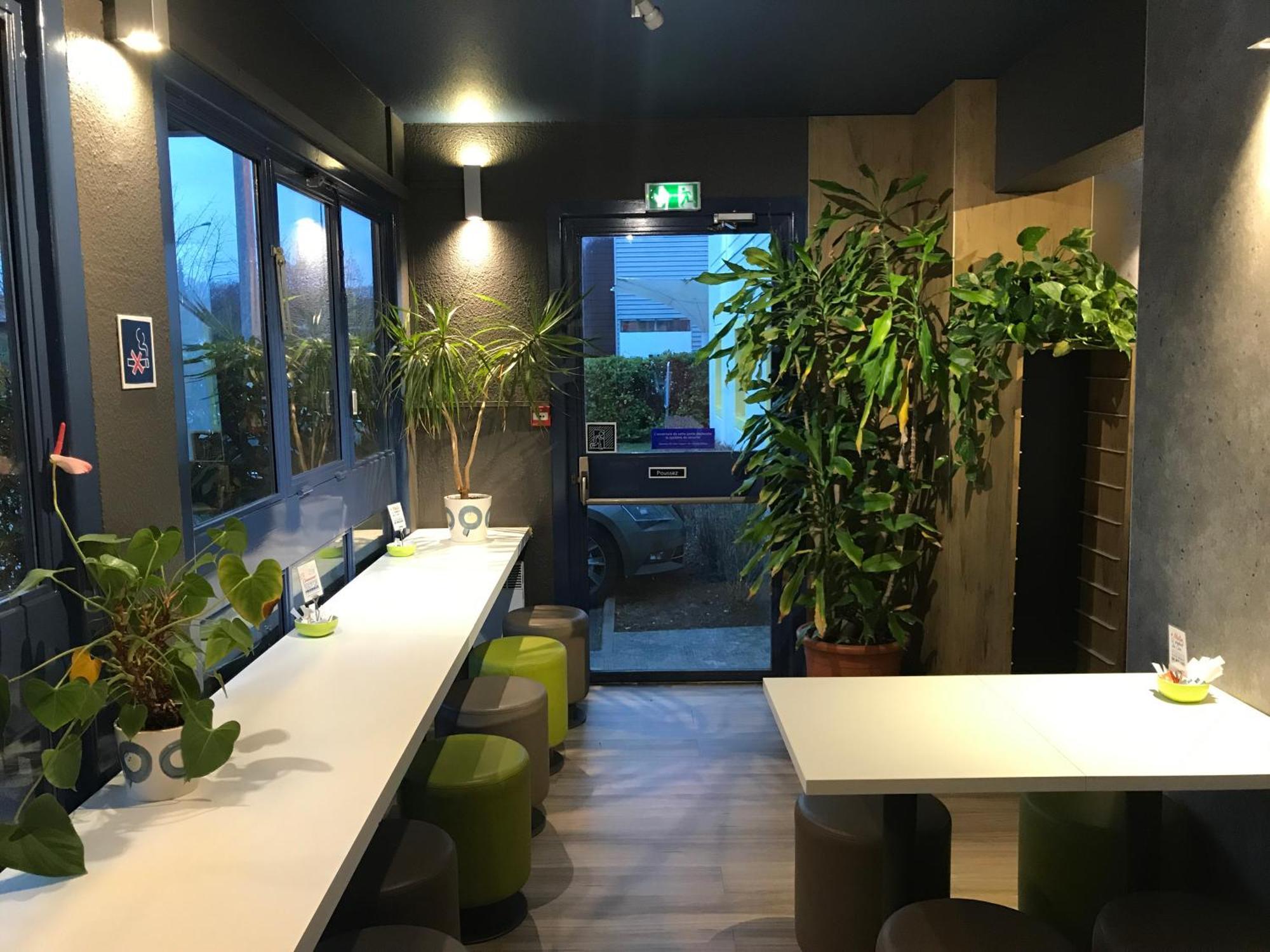 Ibis Budget L'Isle Adam Exteriör bild