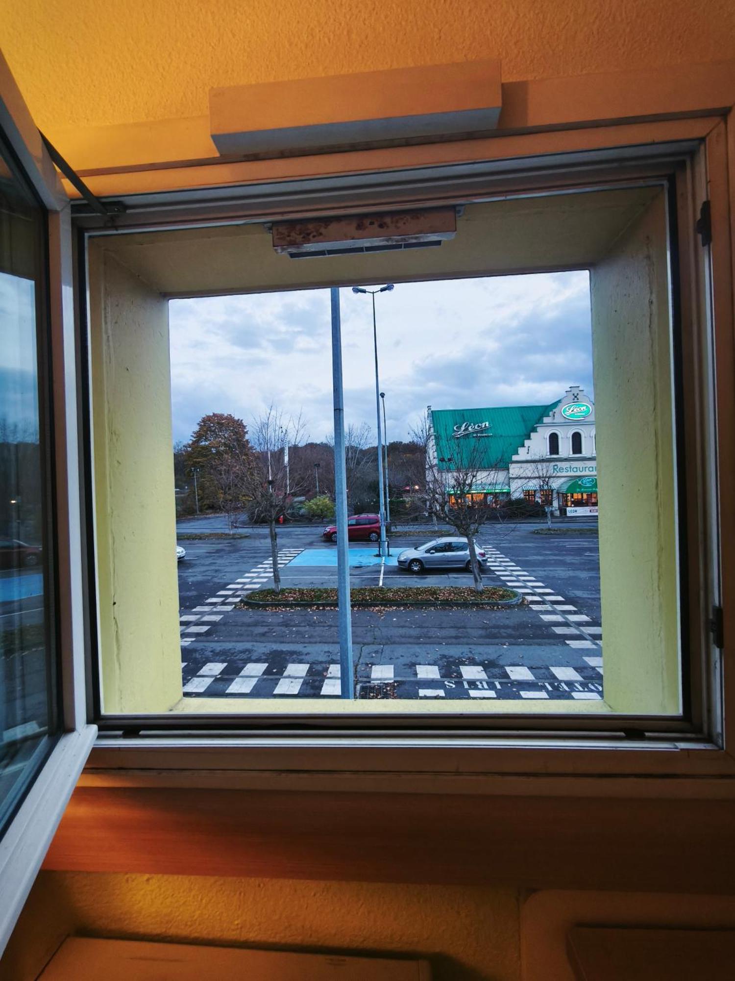 Ibis Budget L'Isle Adam Exteriör bild