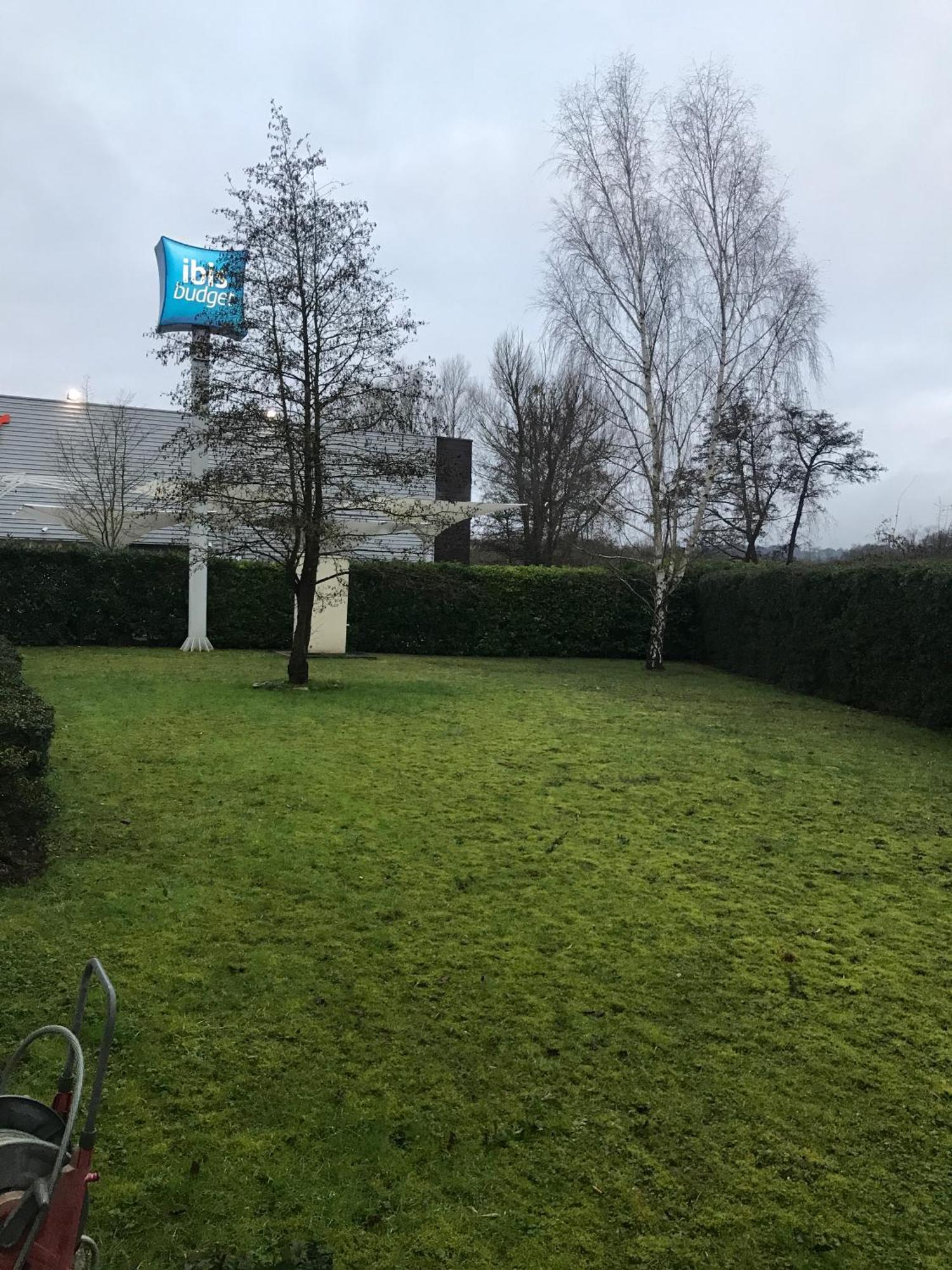 Ibis Budget L'Isle Adam Exteriör bild