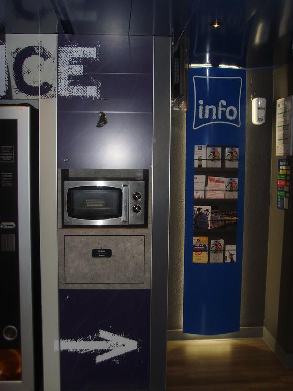 Ibis Budget L'Isle Adam Exteriör bild