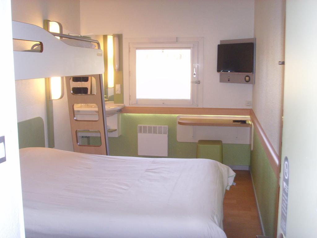Ibis Budget L'Isle Adam Exteriör bild